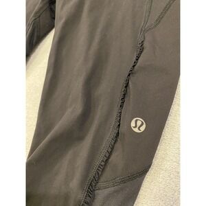 Lululemon Seamless Crop Capri Pants Leggings Size 2 Small Black 17" Inseam Short